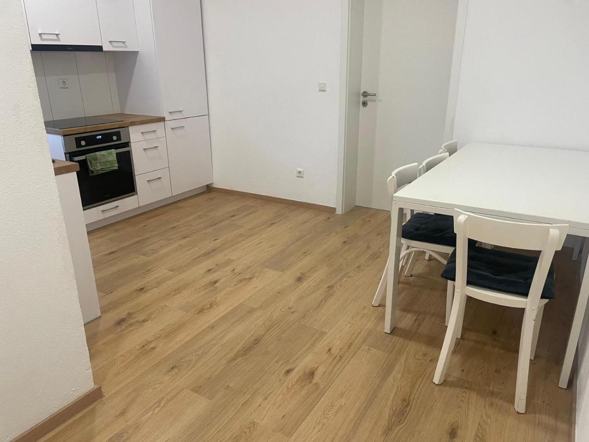 Timeless: 4 Zimmer Apartment Ludwigsburg Bagian luar foto